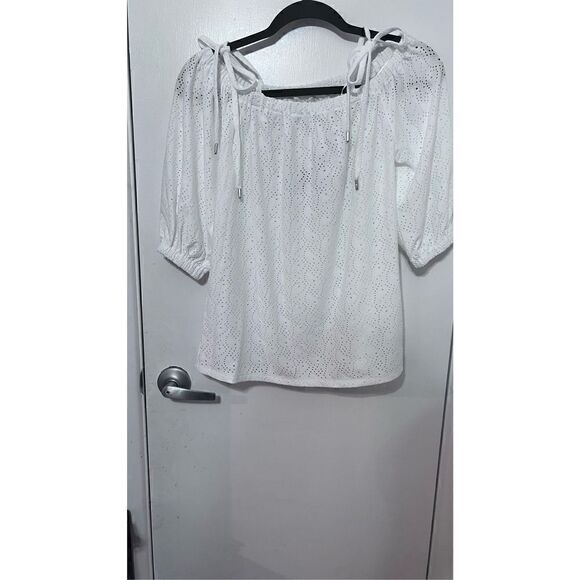MICHAEL KORS WHITE EYELET SHORT SLEEVE BLOUSE SZ XS NEW P1-22 - Picture 3 of 10